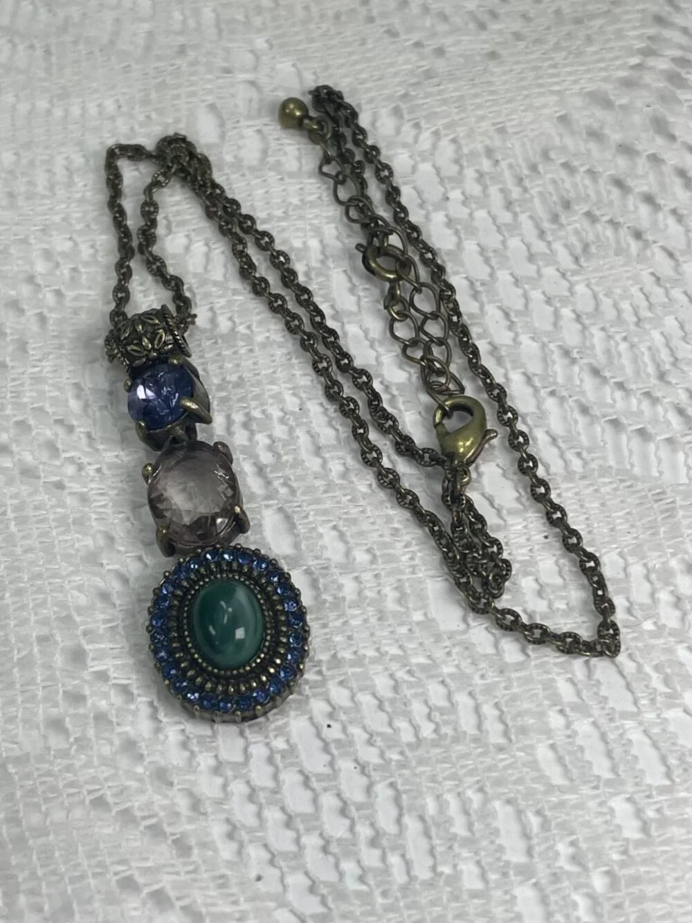 Avon adjustable chain